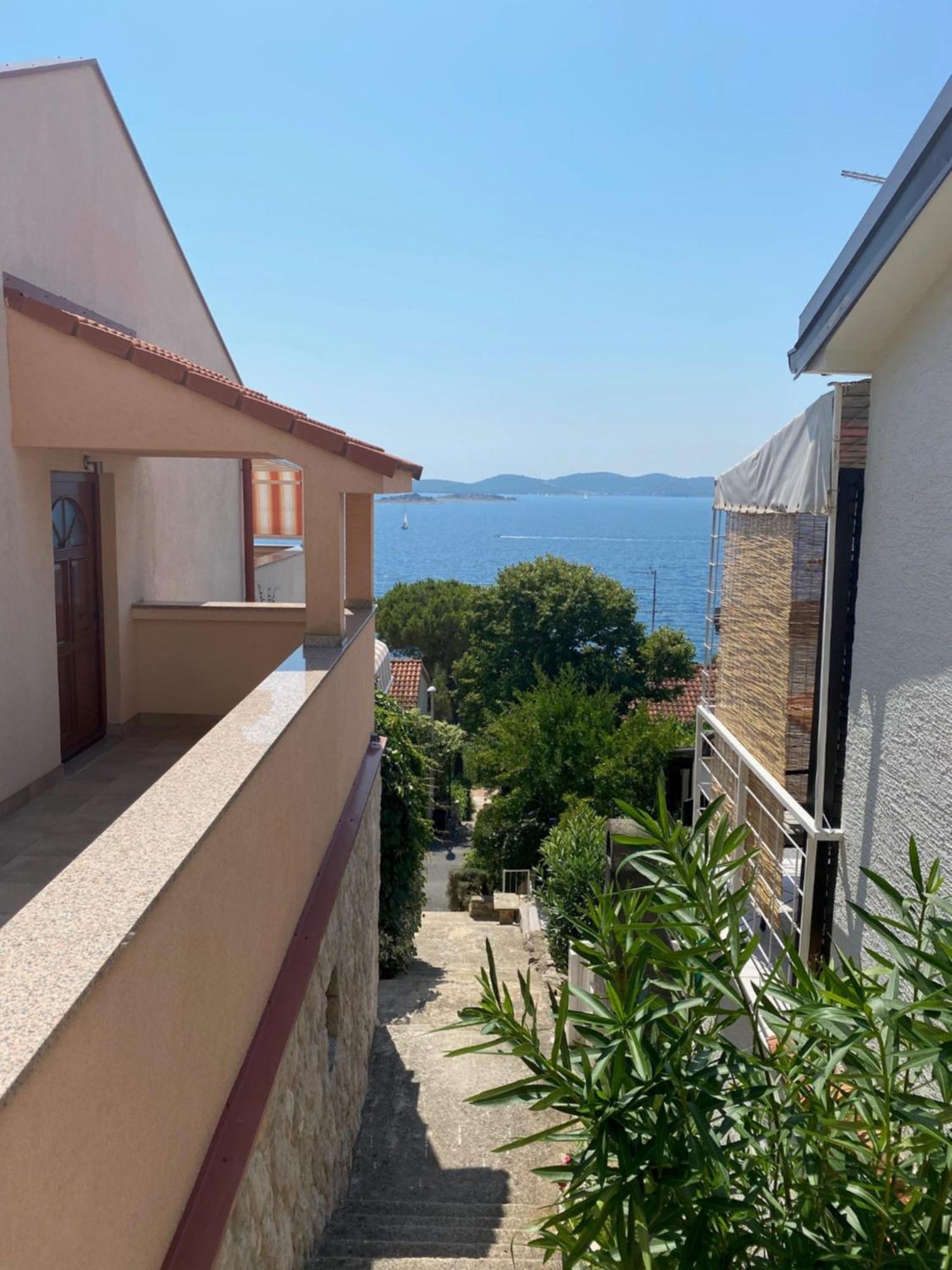 Apartment Mona 1, Fantastischer Meerblick Drage Kültér fotó